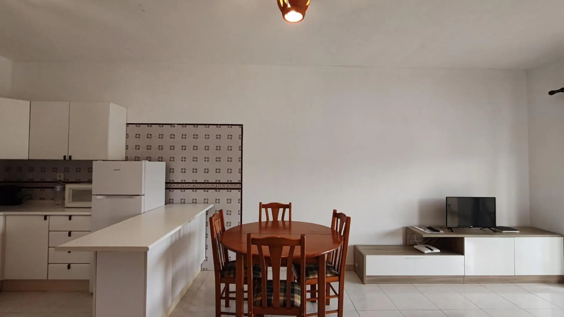 Apartamento 2A Palmeiras Com Piscina - Casas & Papeis Porches  Portugal